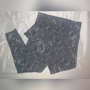 🐍 Tuff Athletics 🐍 Snake skin leggings